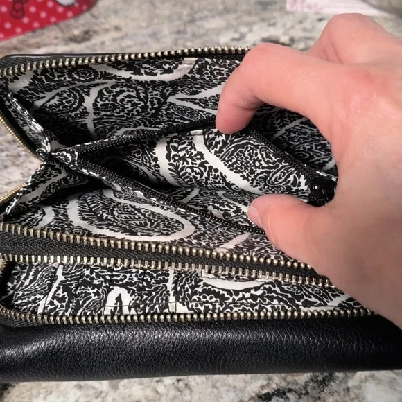 NWOT Vera Bradley Leather Crossbody Bag - Picture 5 of 6